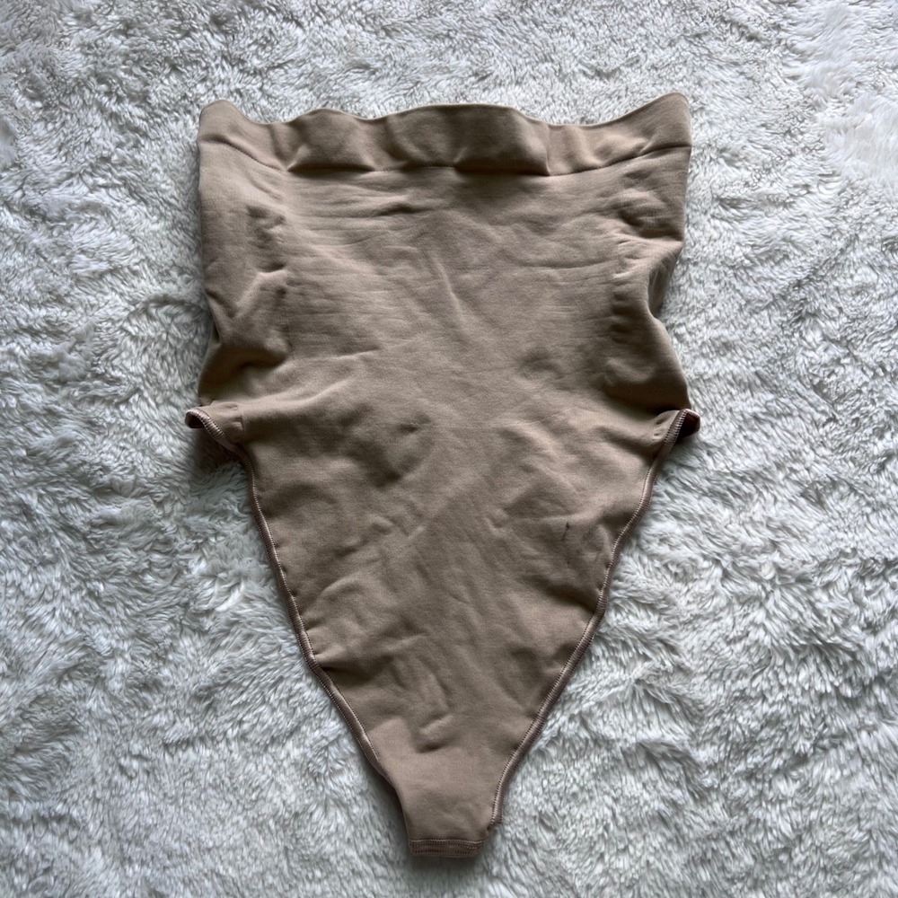 SKIMS High Waisted Thong Shapewear Tan Nude Size Large Smoothing Underwear NWOT